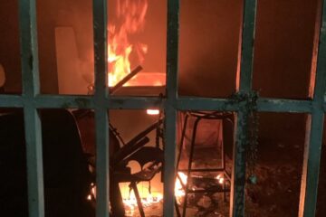 Incêndio atinge garagem de residência no Centro de Itabira