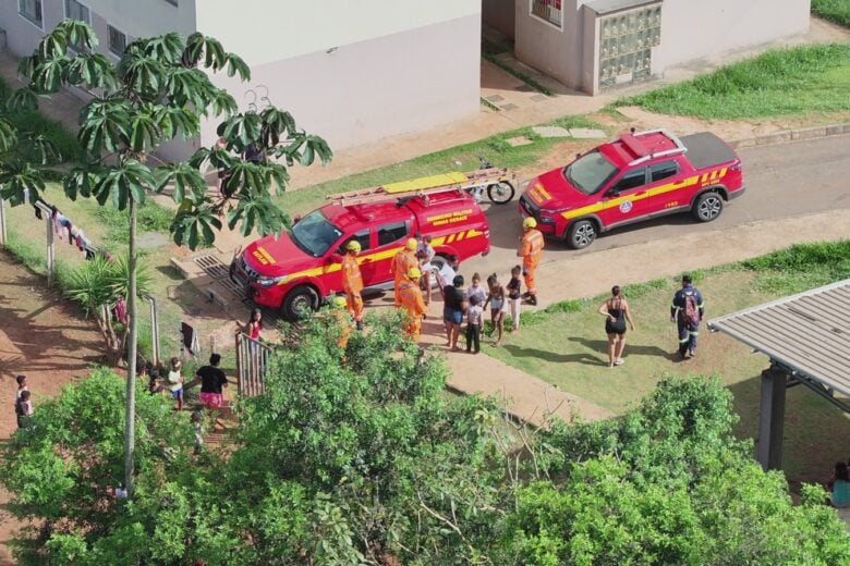 Bombeiros localizam duas crianças que haviam se perdido no bairro Fênix, em Itabira