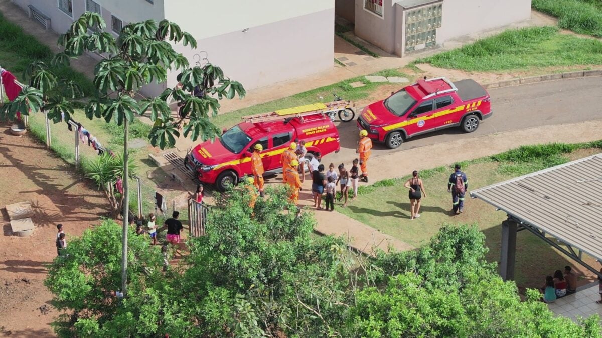 Bombeiros localizam duas crianças que haviam se perdido no bairro Fênix, em Itabira