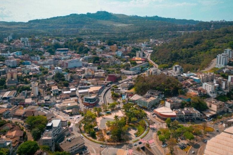 Feriados de 9 e 12 de outubro mudam rotina de serviços públicos em Itabira; saiba mais