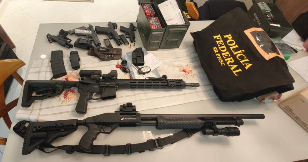 Operação da Polícia Federal mira tráfico internacional de drogas e lavagem de dinheiro em Minas Gerais e outros quatro estados