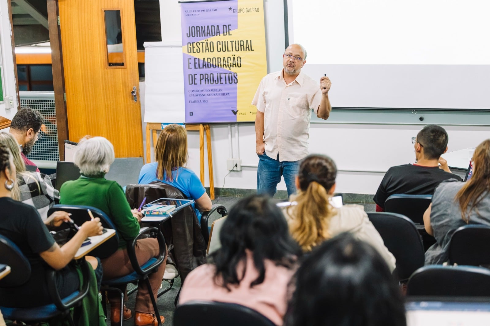 Curso do Grupo Galpão fortalece grupos culturais e amplia caminhos para novos projetos em Itabira e região