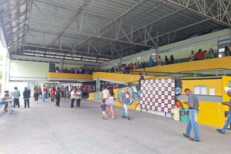 Eleições em Itabira têm votação tranquila na manhã deste domingo e filas pontuais em alguns locais