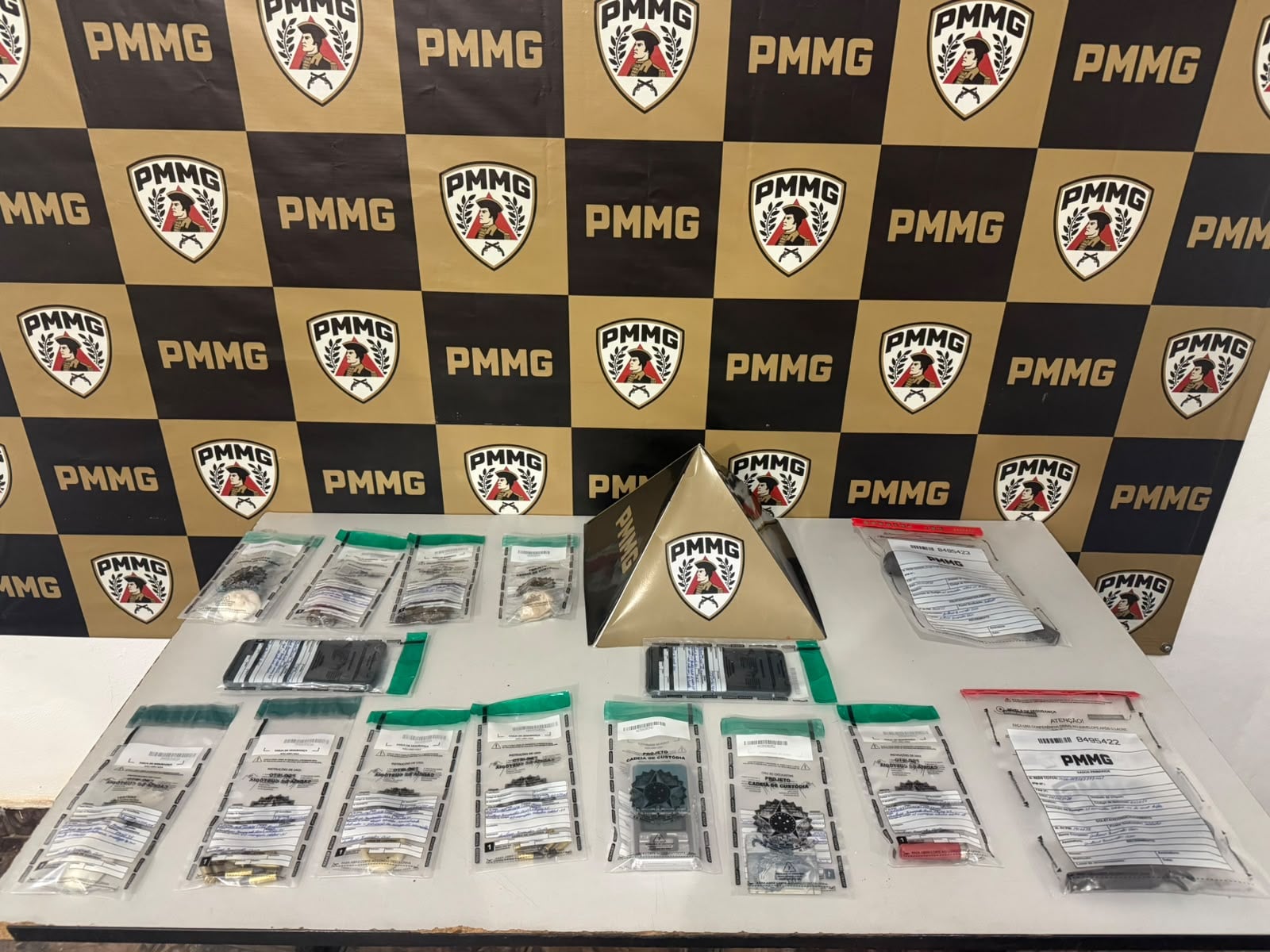 Três homens são presos por tráfico de drogas e armas em Rio Piracicaba