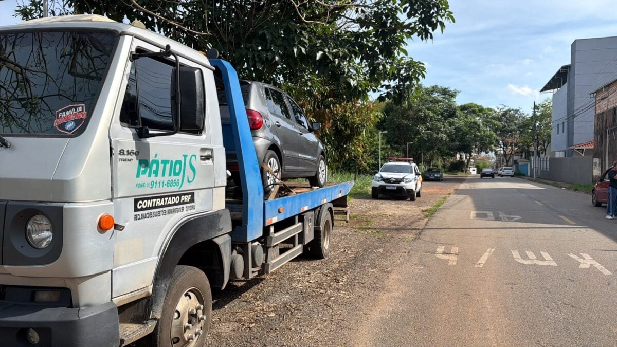 Polícia recupera carro furtado e identifica dois suspeitos em João Monlevade