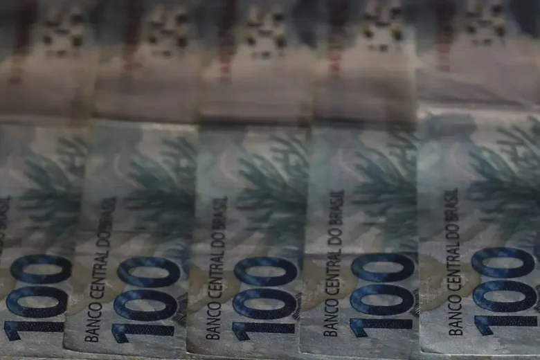 Pacotes de Lula atingem R$ 290 bi e provocam aumento da dívida pública