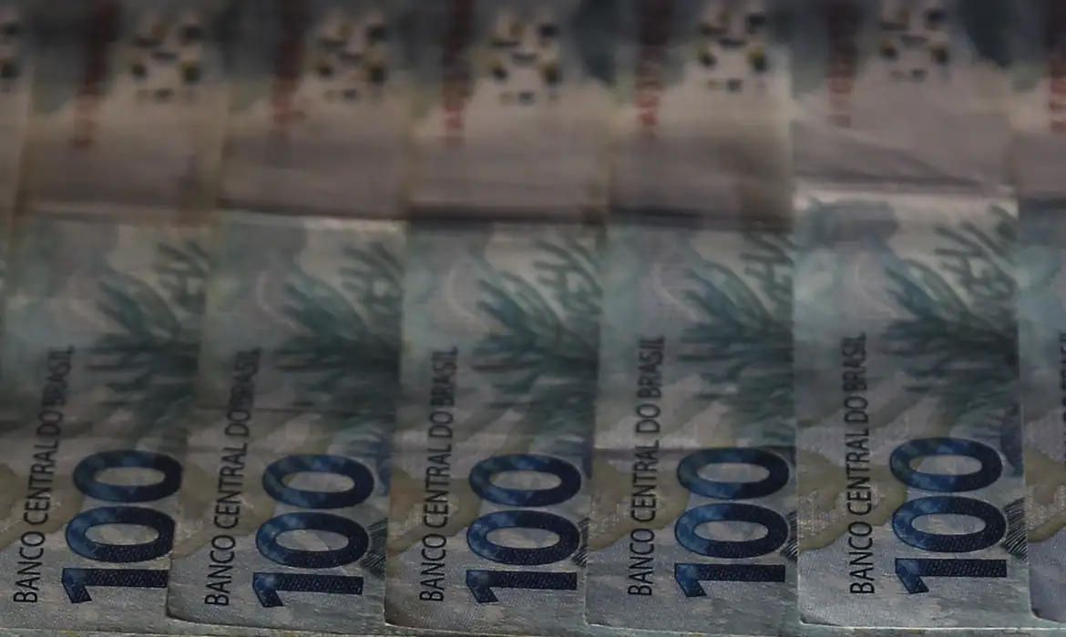 Pacotes de Lula atingem R$ 290 bi e provocam aumento da dívida pública