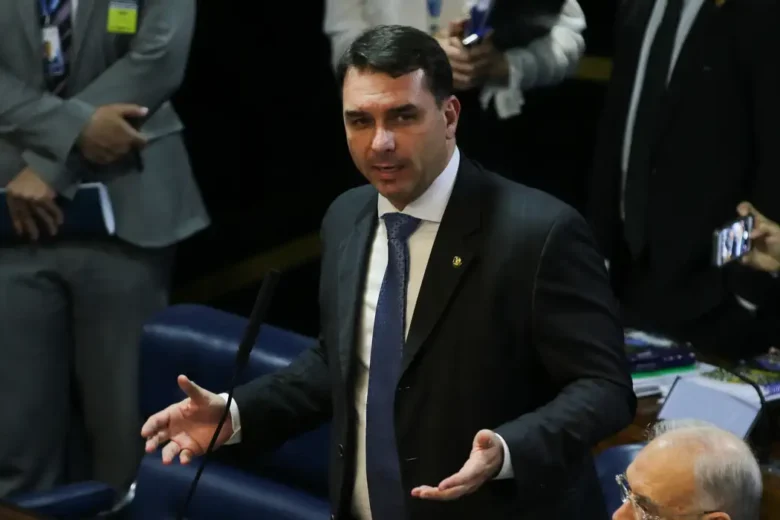 Mercados de previsão apontam para probabilidade de 60% de Flávio Bolsonaro ser eleito